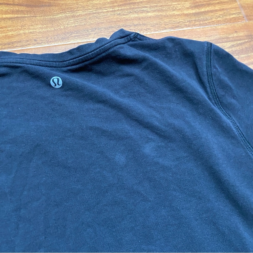 Lululemon Women's Black Crew Soft Stretch T-Shirt Size 8 Workout Athleisure Gym - Picture 11 of 15
